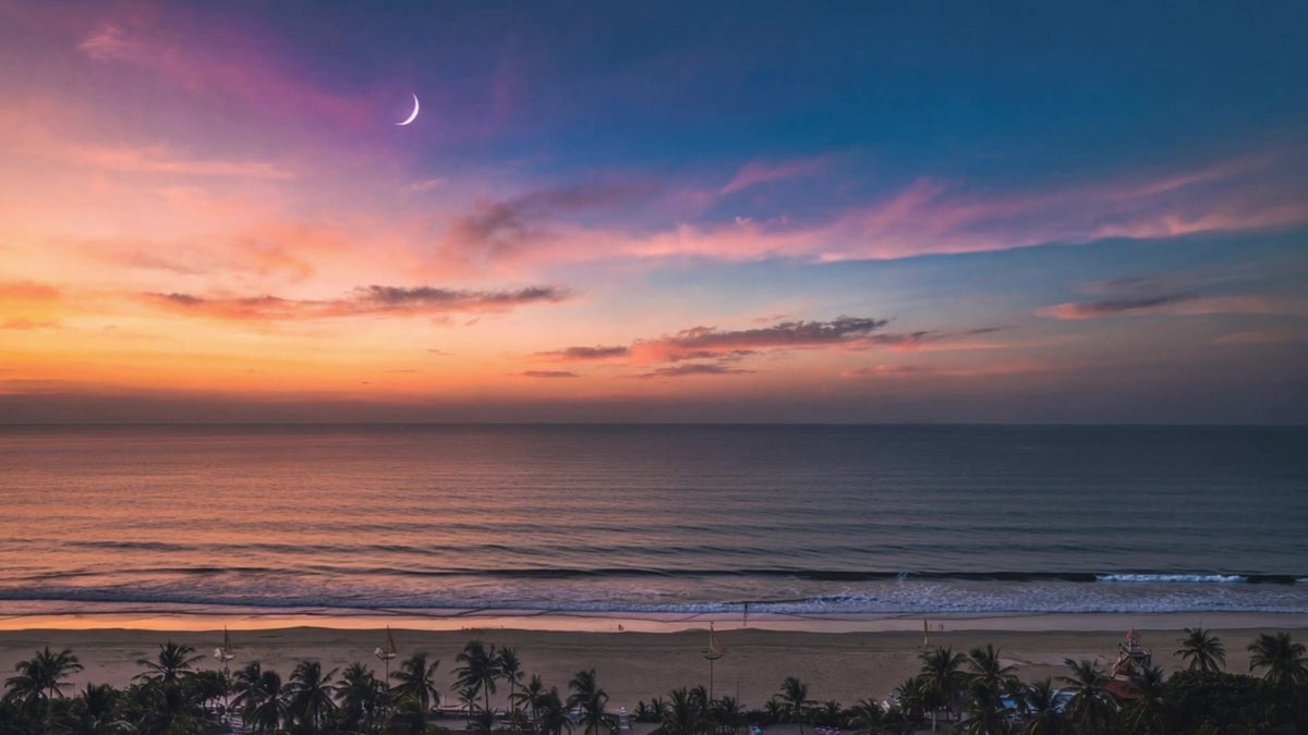 Juhu seafront at dusk