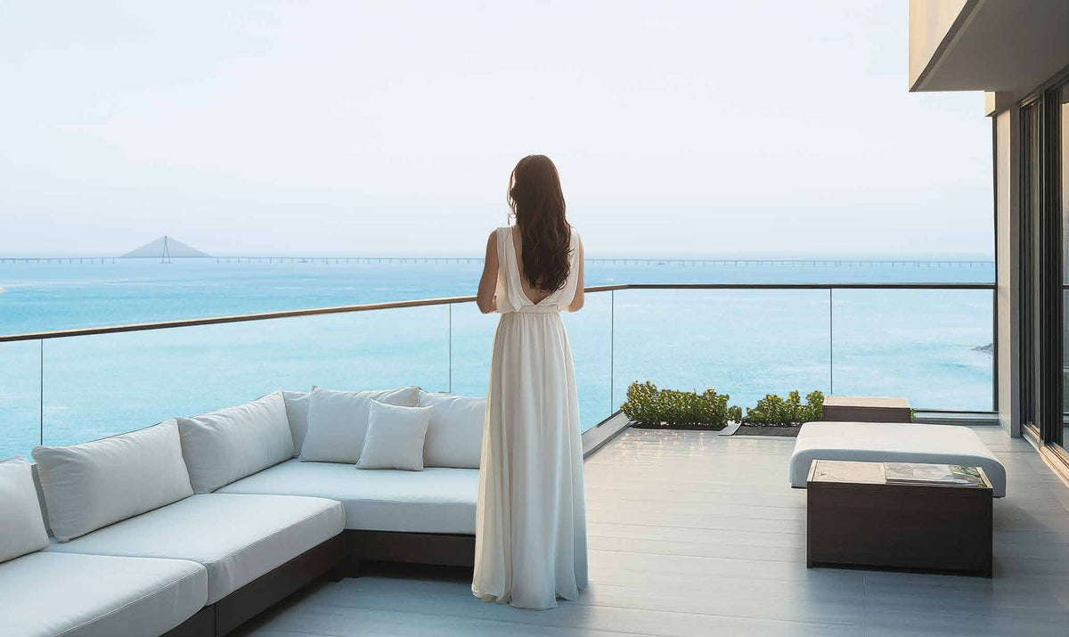 Sea-facing deck