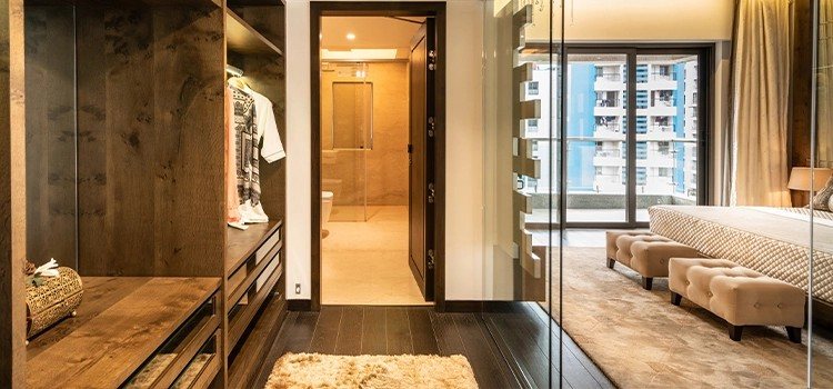 Walk-in wardrobe
